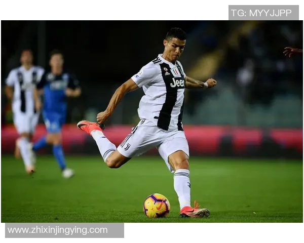 拍照手势定格瞬间足球球星赛场魅力与个性全面展现