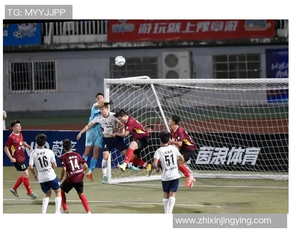 足球巨星化身怪兽吞噬赛场震惊球迷引发热烈讨论